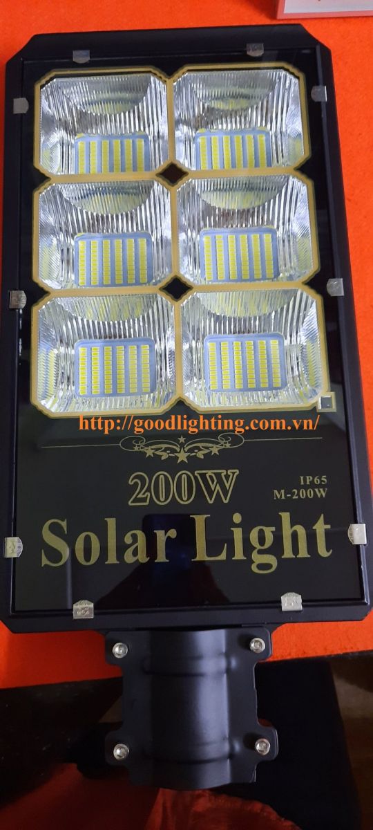 đèn-đường-năng-lượng-200w