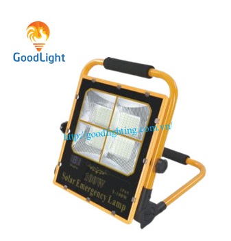 đèn-pha-xách-tay-năng-lượng-mặt-trời-100w